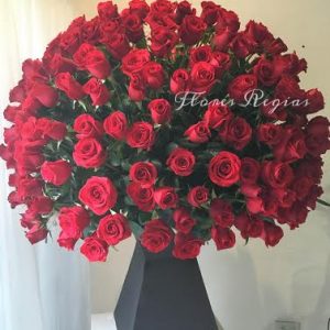 Espectacular de 300 rosas rojas