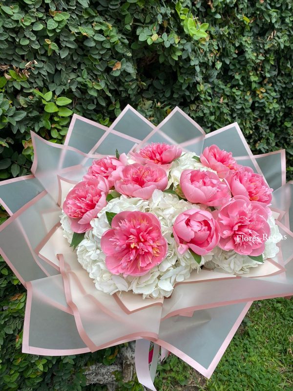 BOUQUET PREMIUM CON 10 PEONIAS & HORTENCIA